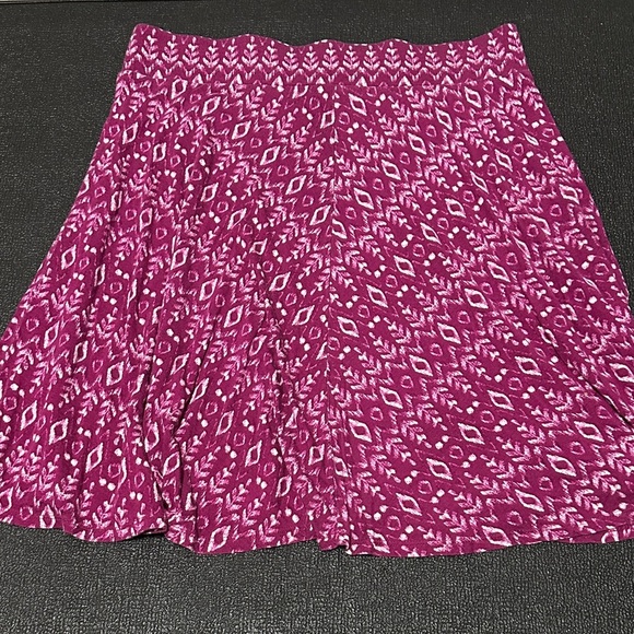 LOFT Dresses & Skirts - LOFT Magenta Patterned A-Line Skirt size Large